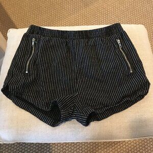 Forever 21 Women's Pinstripe Shorts w/Zipper Pockets